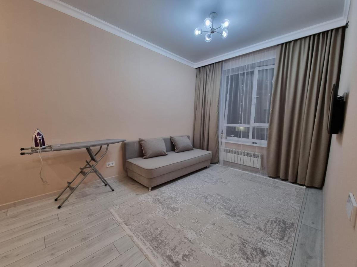 1 Комнатная Рядом C Expo, Mega Silk Way Apartment อัสตานา ภายนอก รูปภาพ